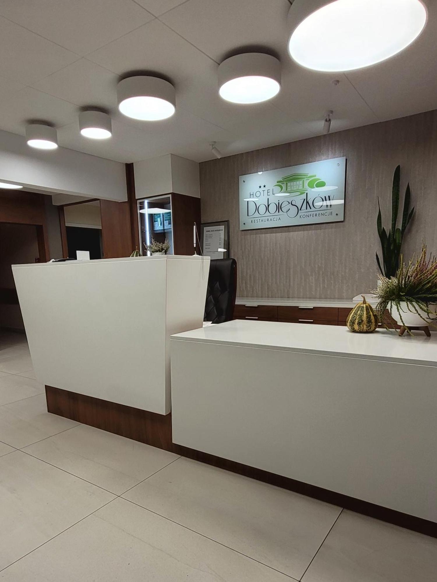 Hotel W Dobieszkowie Stryków Eksteriør bilde