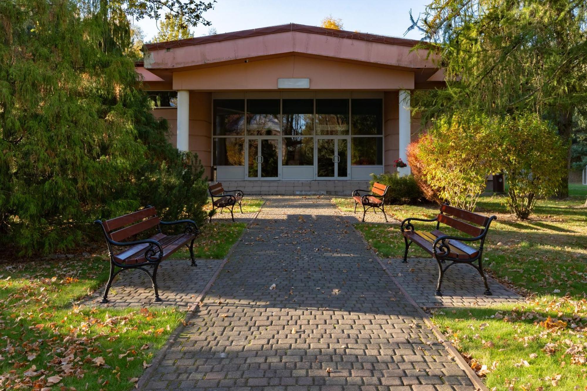 Hotel W Dobieszkowie Stryków Eksteriør bilde