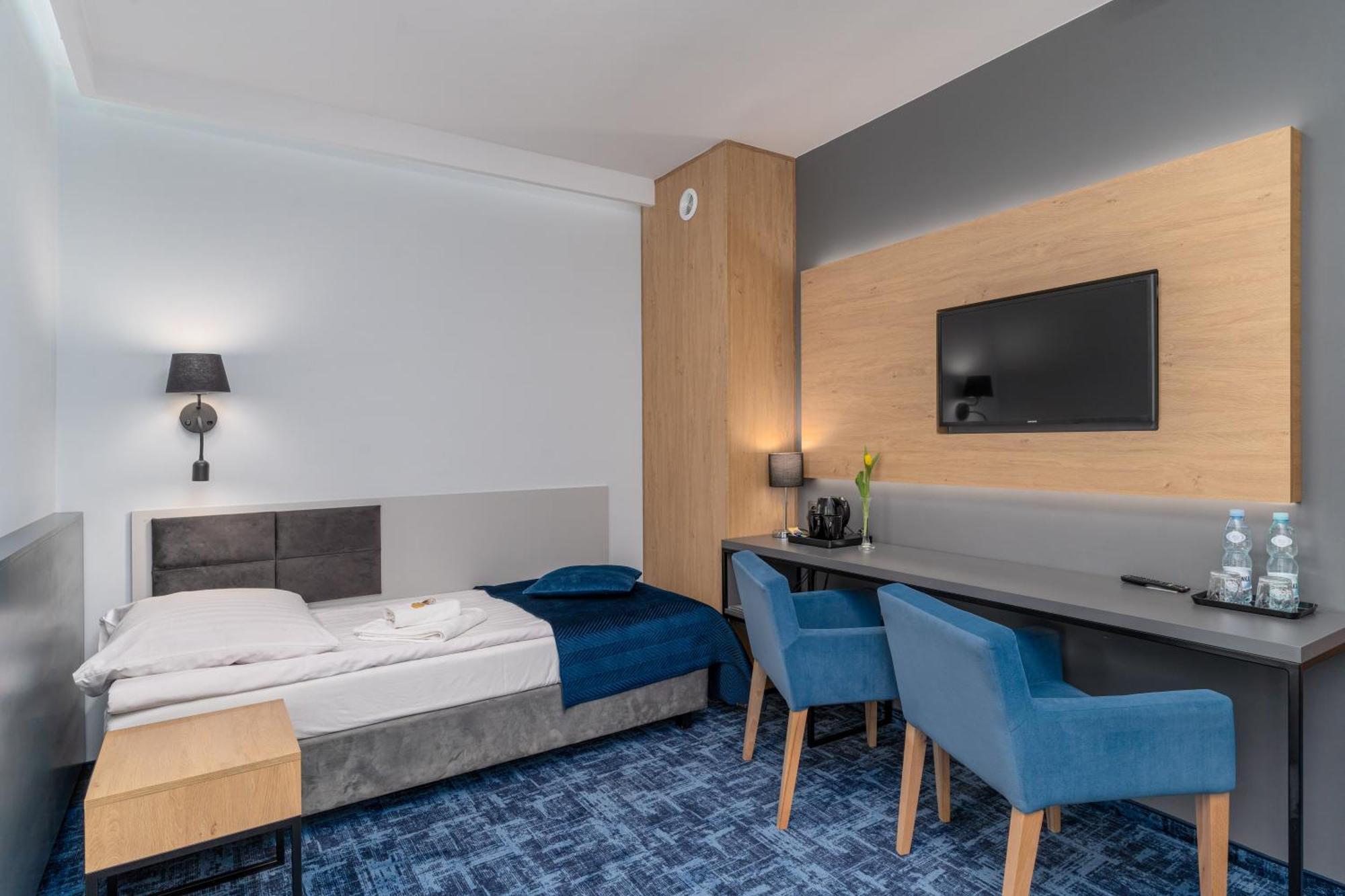 Hotel W Dobieszkowie Stryków Eksteriør bilde