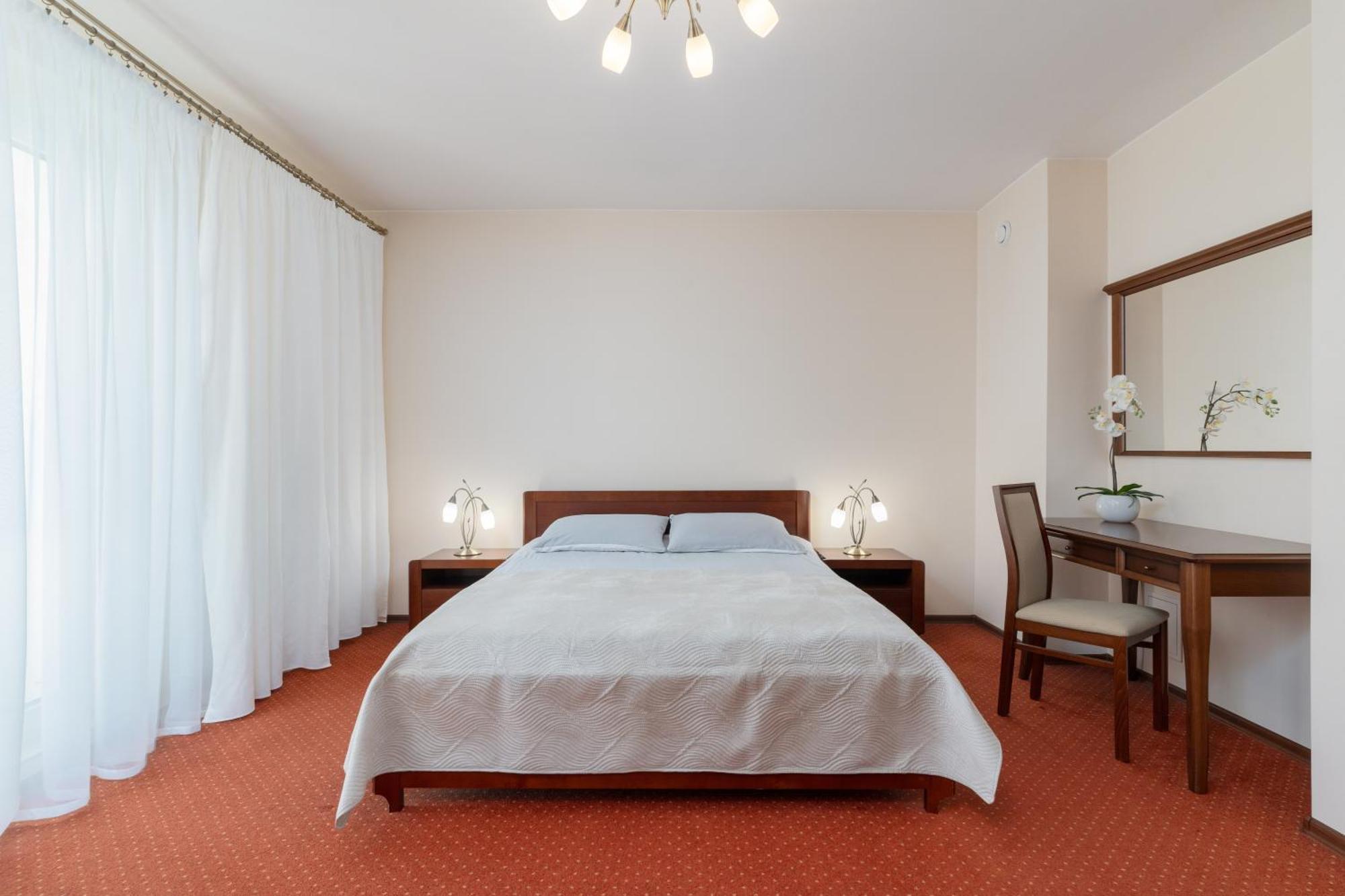 Hotel W Dobieszkowie Stryków Eksteriør bilde