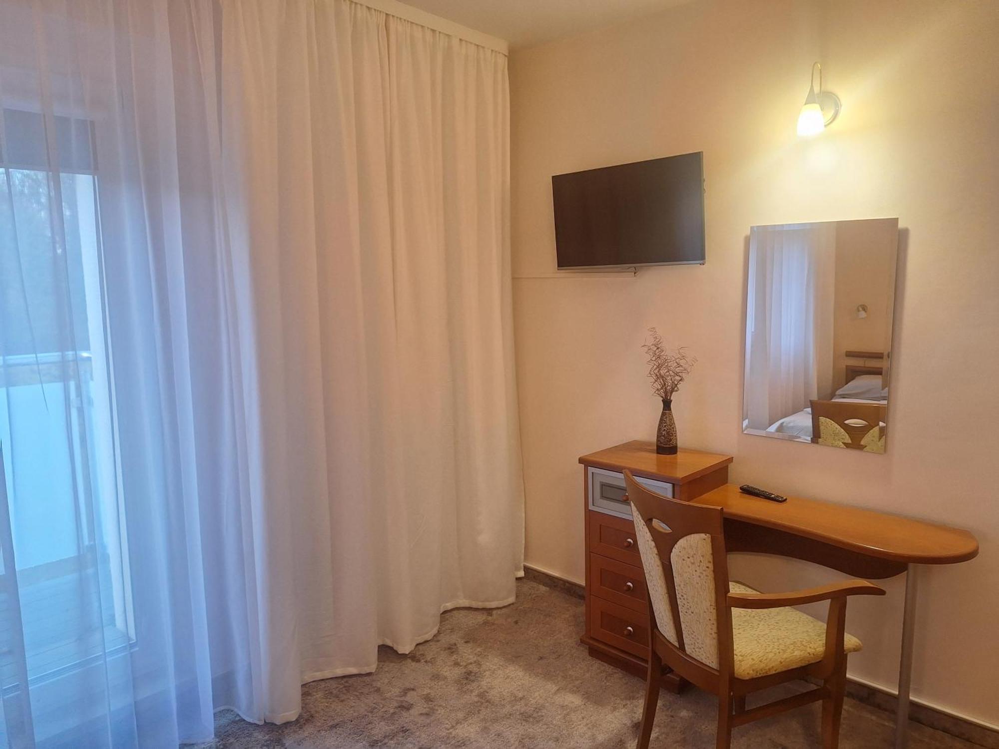 Hotel W Dobieszkowie Stryków Eksteriør bilde